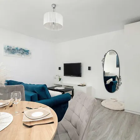 Charming Apartment Near The City Centre Poznan Przemyslowa 50 By Heyrent
