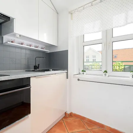 Charming Apartment Near The City Centre Poznan Przemyslowa 50 By Heyrent