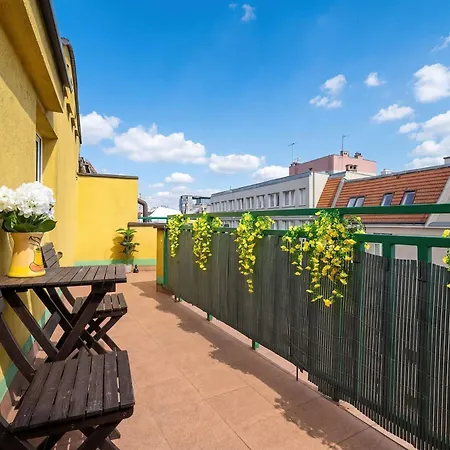 Charming Apartment Near The City Centre Poznan Przemyslowa 50 By Heyrent