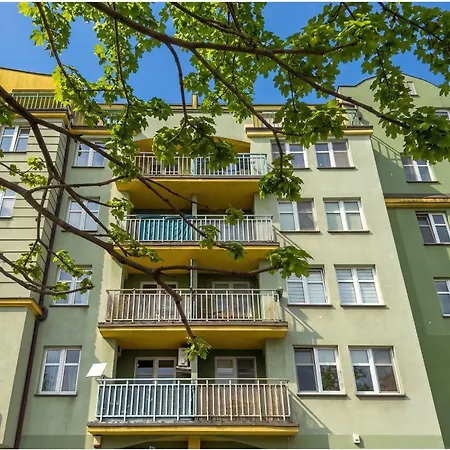 Апартаменты Charming Apartment Near The City Centre Poznan Przemyslowa 50 By Heyrent *