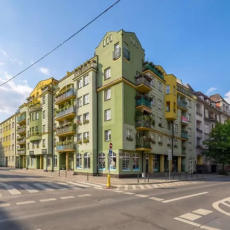 Апартаменты Charming Apartment Near The City Centre Poznan Przemyslowa 50 By Heyrent